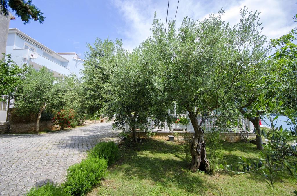 Apartments Milan Rakalj Zewnętrze zdjęcie